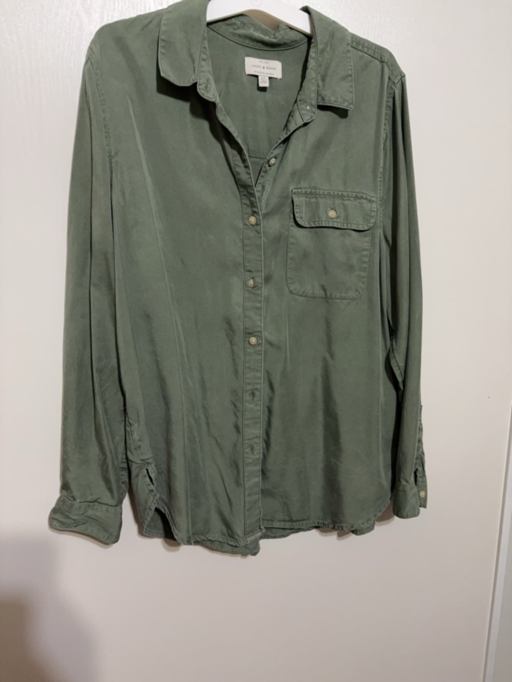 Lucky Brand Women's Large Olive Green Long-Sleeve Button-Up Shirt